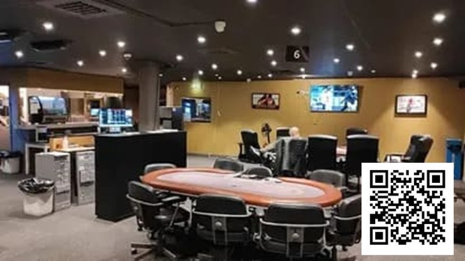 【GG扑克】深夜牌局变“战场”!瑞典特警荷枪实弹突袭扑克比赛,线下扑克彻底凉凉?