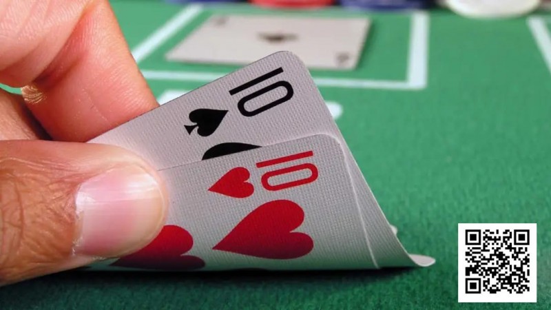 【GG扑克】拿着10-10面对三位松凶对手，你会在翻前全下吗？