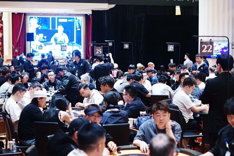【GG扑克】TLPT济州岛站|主赛B组171人次火爆对战剩余26人晋级!Bai Yunpeng狂揽超80万计分笑傲全场!YIMING LEE斩获巡游豪客赛王冠!
