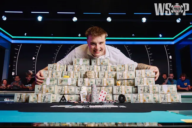 【GG扑克】16手牌速胜独揽1000万美金！22岁美国小将夺得2026年WSOP主赛冠军