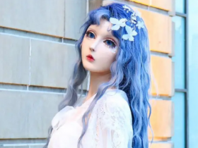 真人芭比迪丽拉直播带货,面部僵硬吃饭张不开嘴【GGPoker亚洲官网】